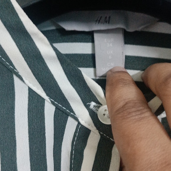 Hm shirt ✌ - Picture 3 of 4